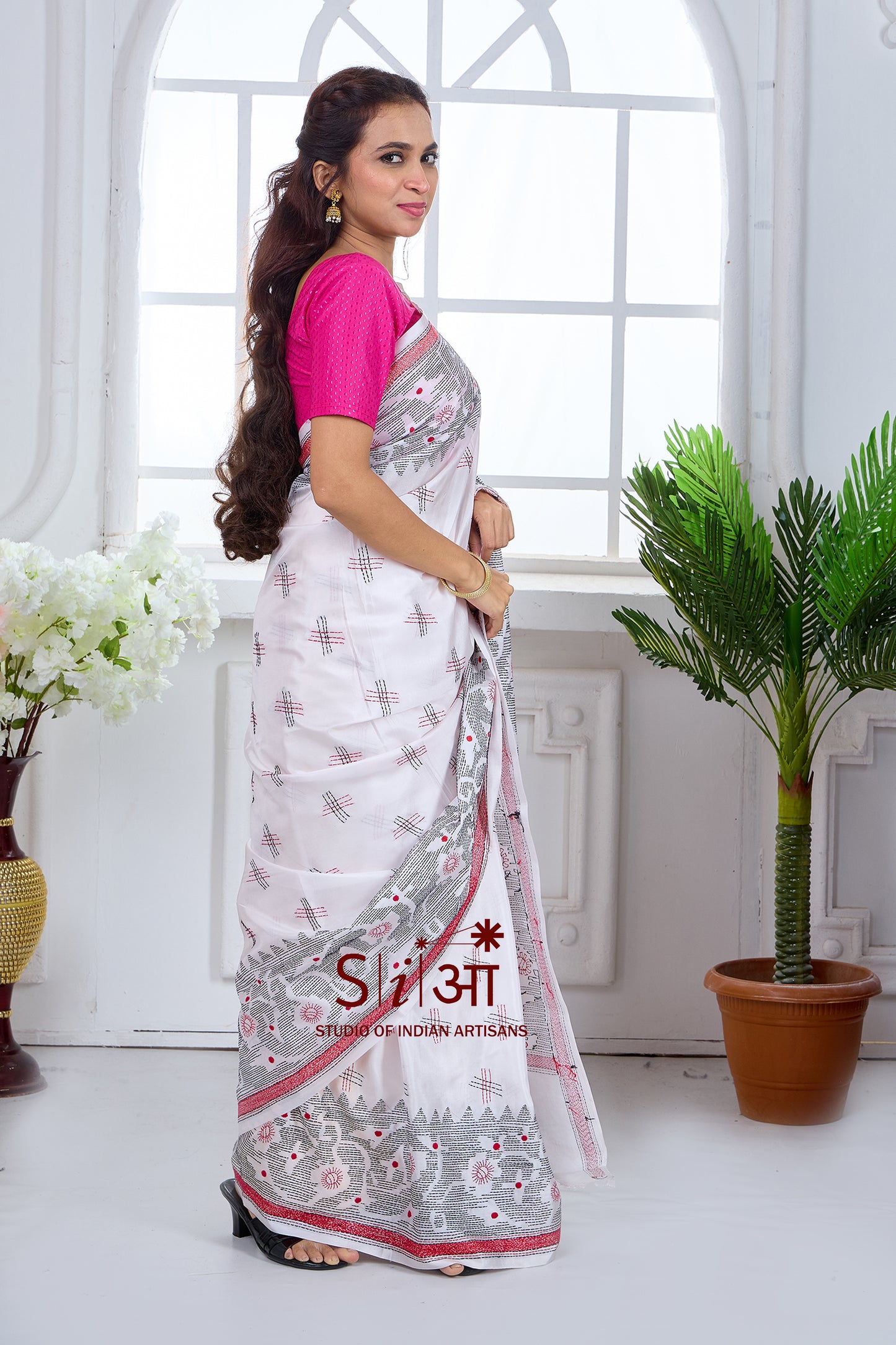 MONOCHROME BLOOM - BLENDED BANGALORE SILK SAREE