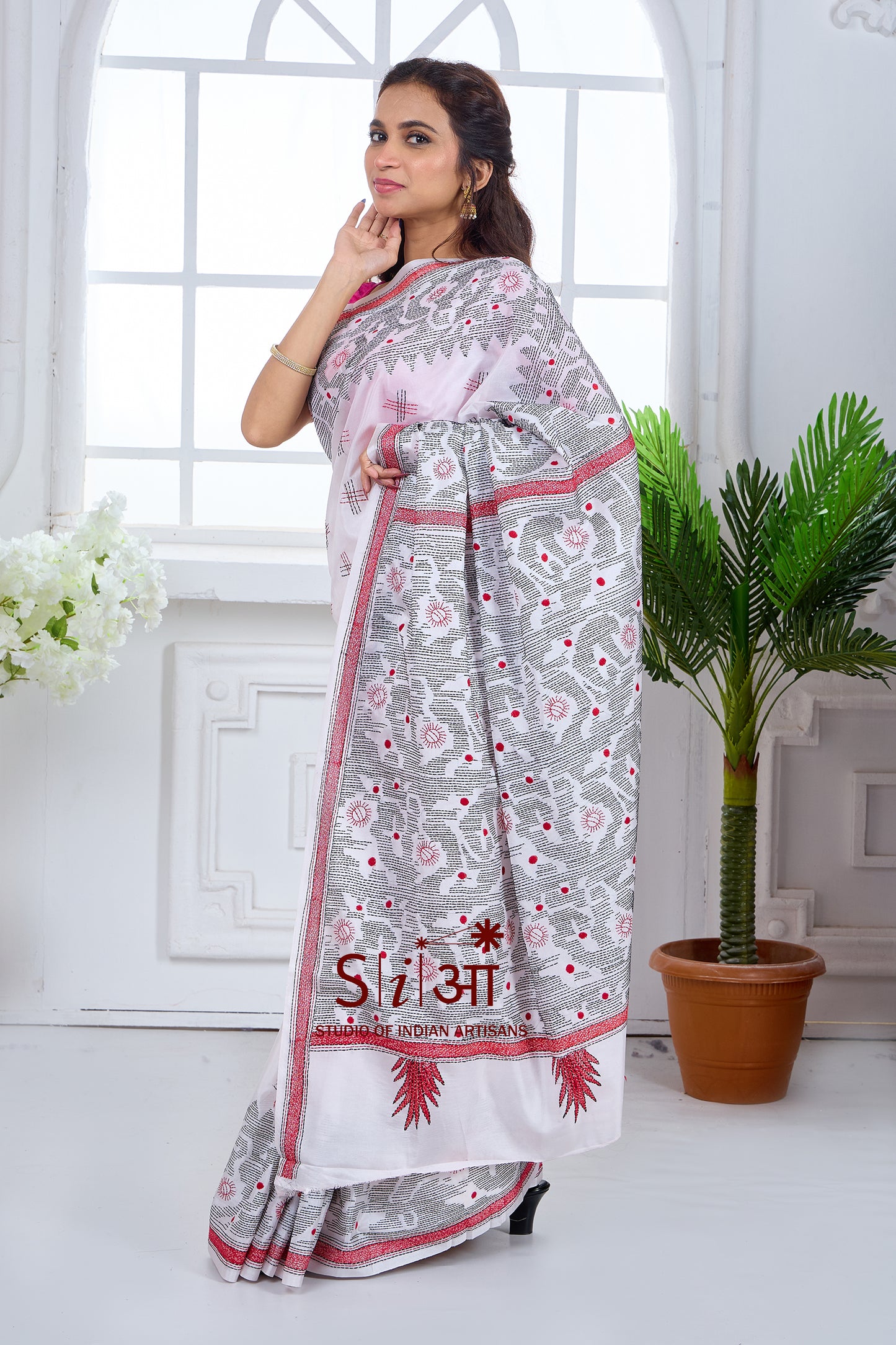 MONOCHROME BLOOM - BLENDED BANGALORE SILK SAREE